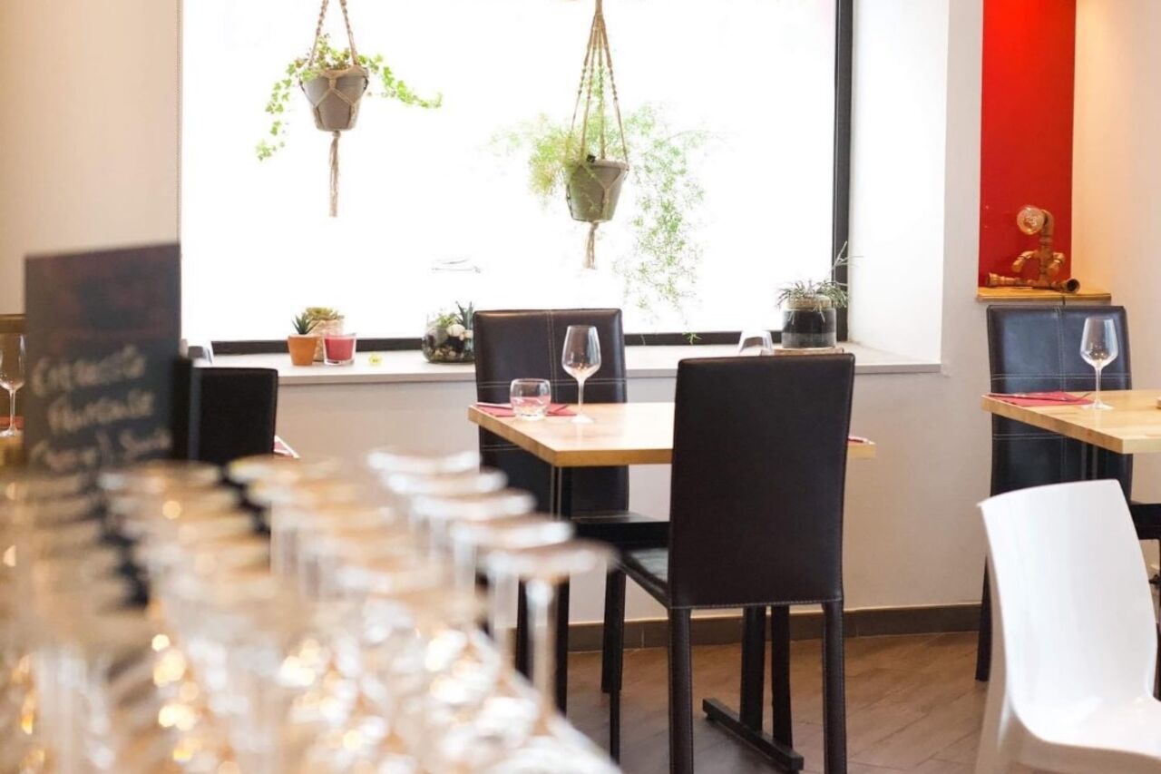 Restaurant avec carte de menu variée