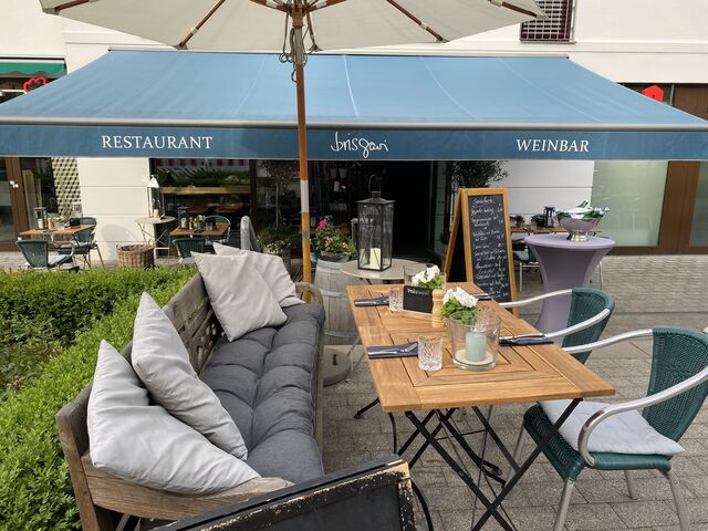 Genießt unsere schöne Terrasse!