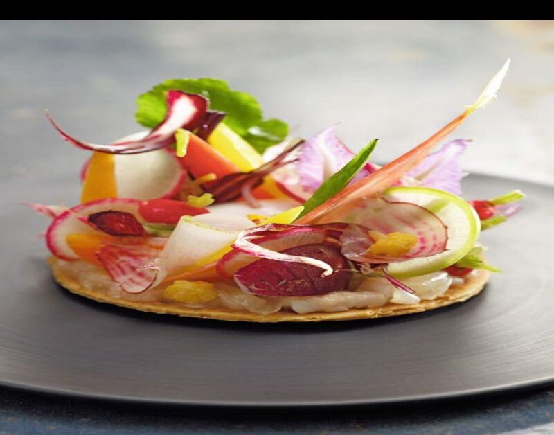 Tartelette, ceviche de poisson aux légumes printaniers