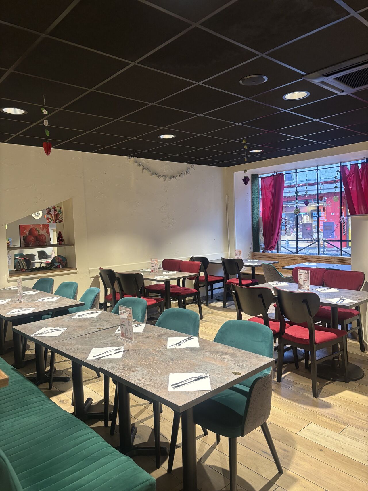 À CÉDER – CONCEPT UNIQUE & TENDANCE- Restauration Gaufres sucrées & salées – Bubble Tea – Bubble Waffl