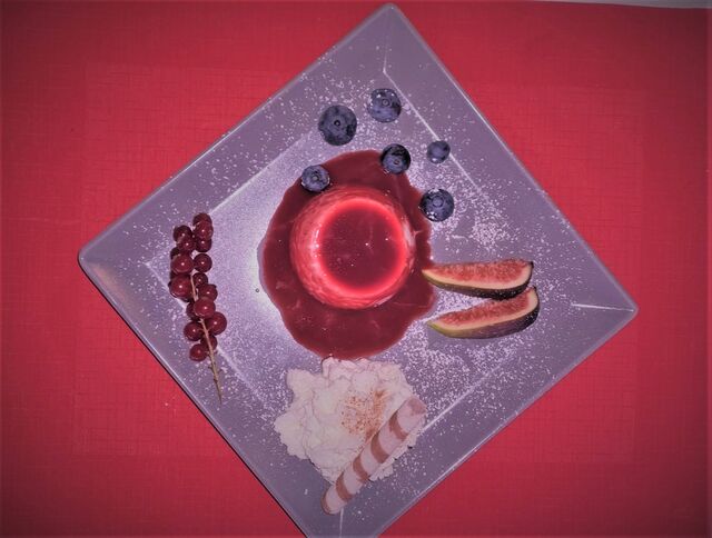 Neu
Panna Cotta mit Fruchtmus