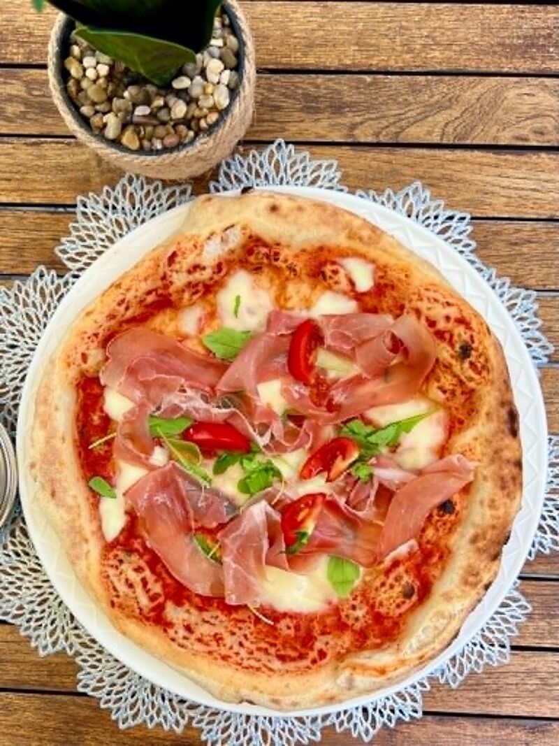 Érlelt sonkás nápolyi pizza 32cm