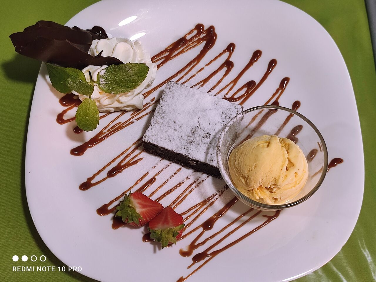 Brownie vanília fagyival