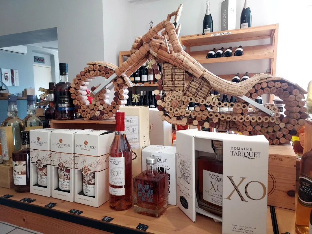 La cave a vin le Macis sainte hermine