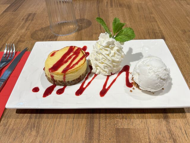 Cheesecake, coulis fruits rouges