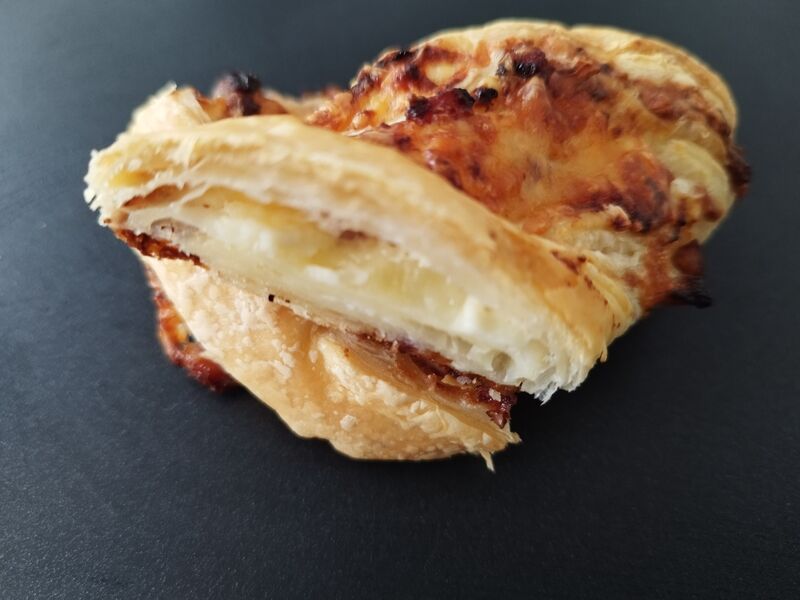 Blätterteig- Schinken- Käse- Stangen