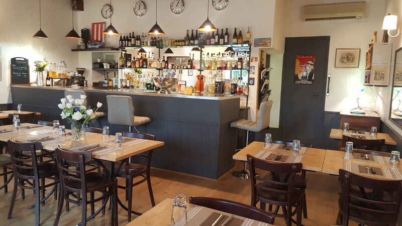 Salle climatisée capacité 30 Couverts 