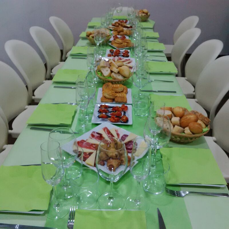 Cenas formales te ofrecemos a un módico precio. 