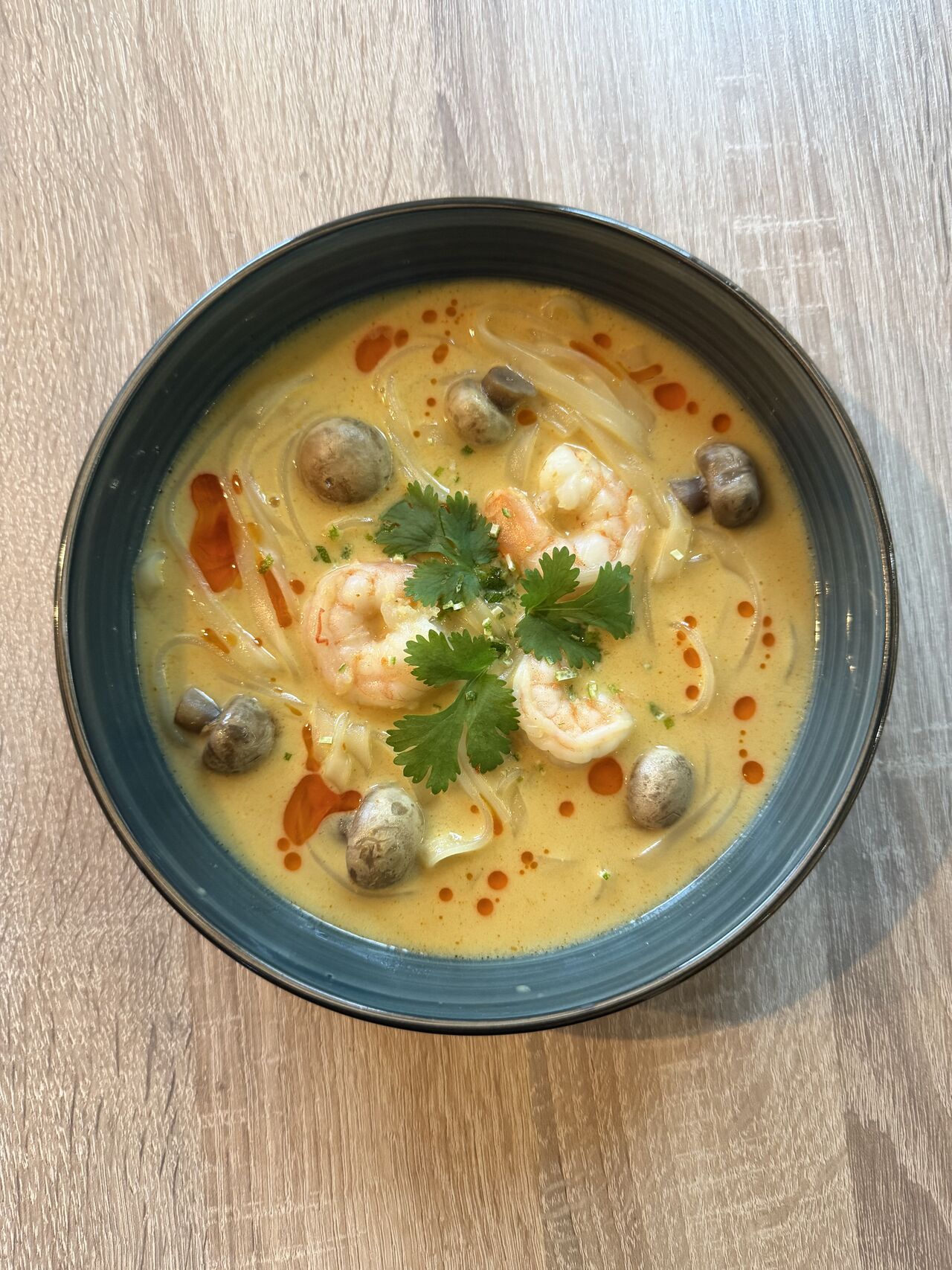 ZUPA TOM KHA