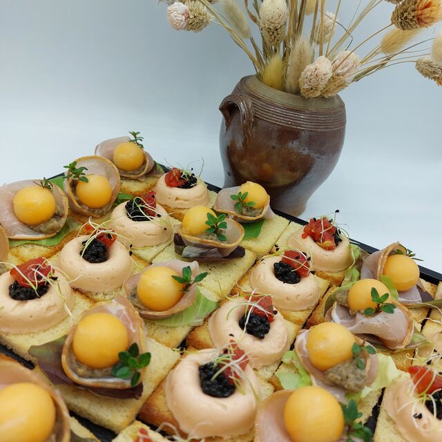 Plateau apéritif Prestige. Sur demande, produits de saison