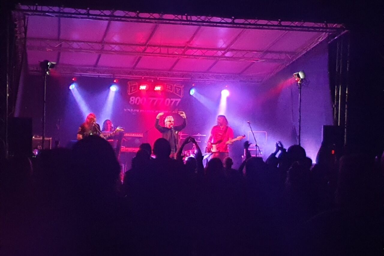 Venkovní i vnitřní akce