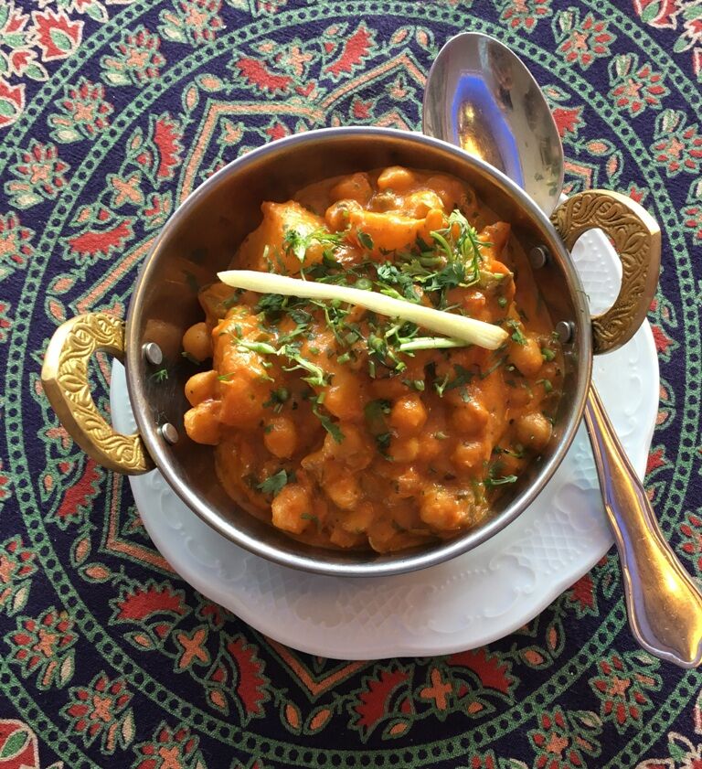 MATTER PANEER 7.50€- Petit pois tendres fromage de maison aux épices