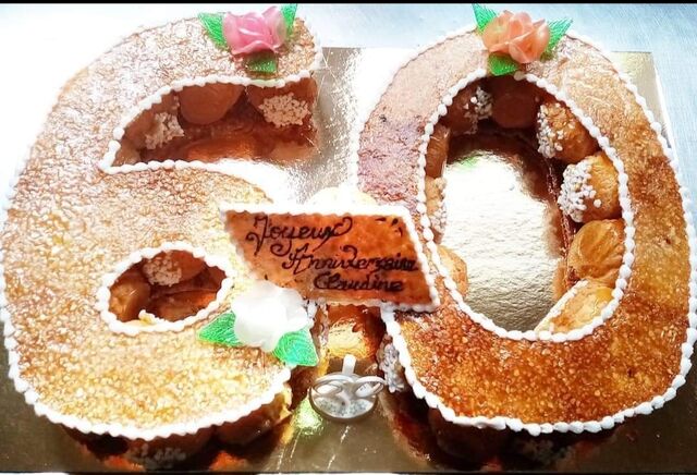 Number Cake nougatine avec les choux à la vanille.