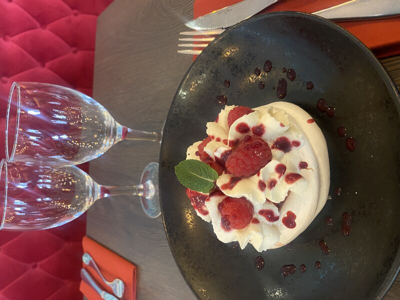 Pavlova aux fruits rouges