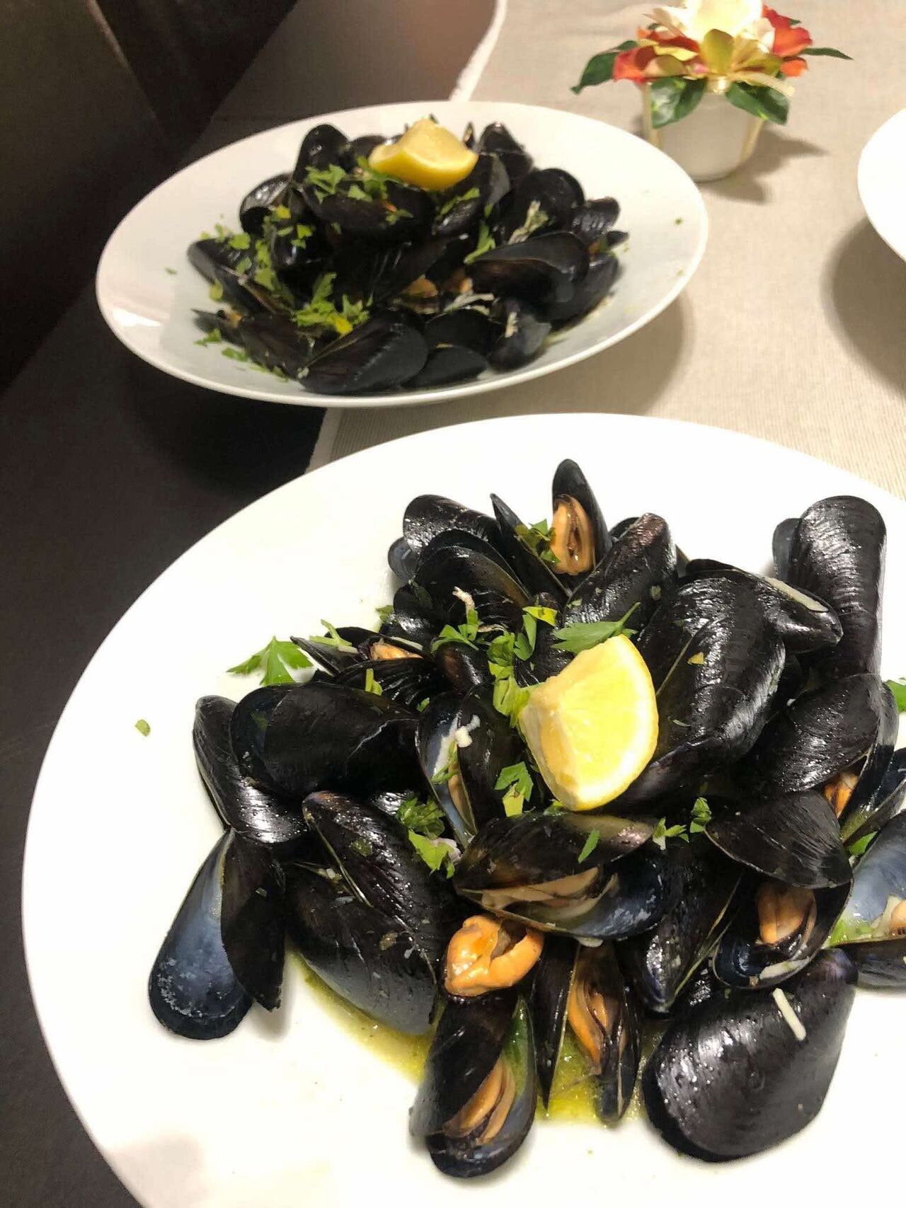 Fekete kagyló fehérborosan