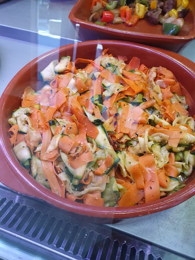 Fettucini de zanahoria y calabacín al Pesto