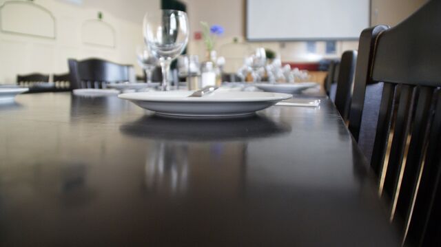 Feiern Sie mit uns Ihre Feste, das Essen von Freunden oder Firmen. Im Restaurant Sol y Sombra, Düsseldorf