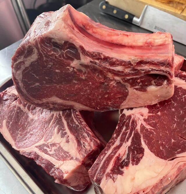 Découpage de côte de boeuf Black Angus