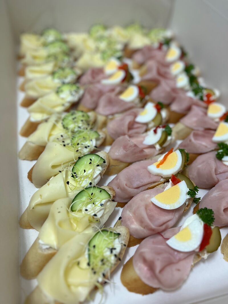 Mini chlebíčky 28,- Kč