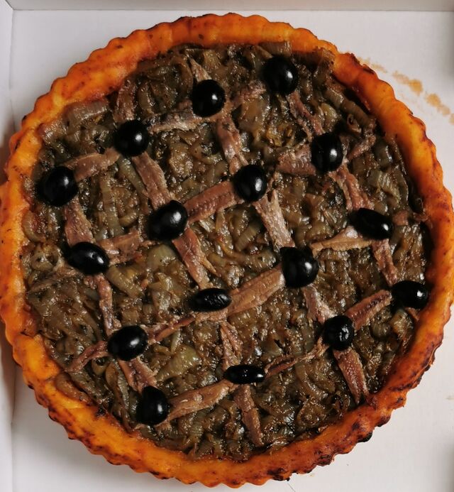 Pissaladière moyenne 12 euros