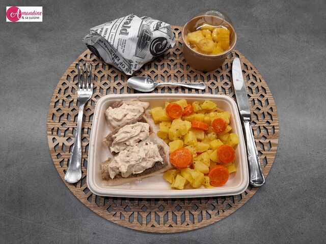 Panier repas : 1/2 wrap salade + filet de lieu noir, sauce crémée au vin blanc et échalotes + salade de fruits frais