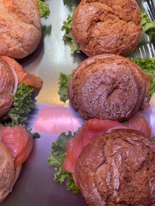 Lachsbrötchen