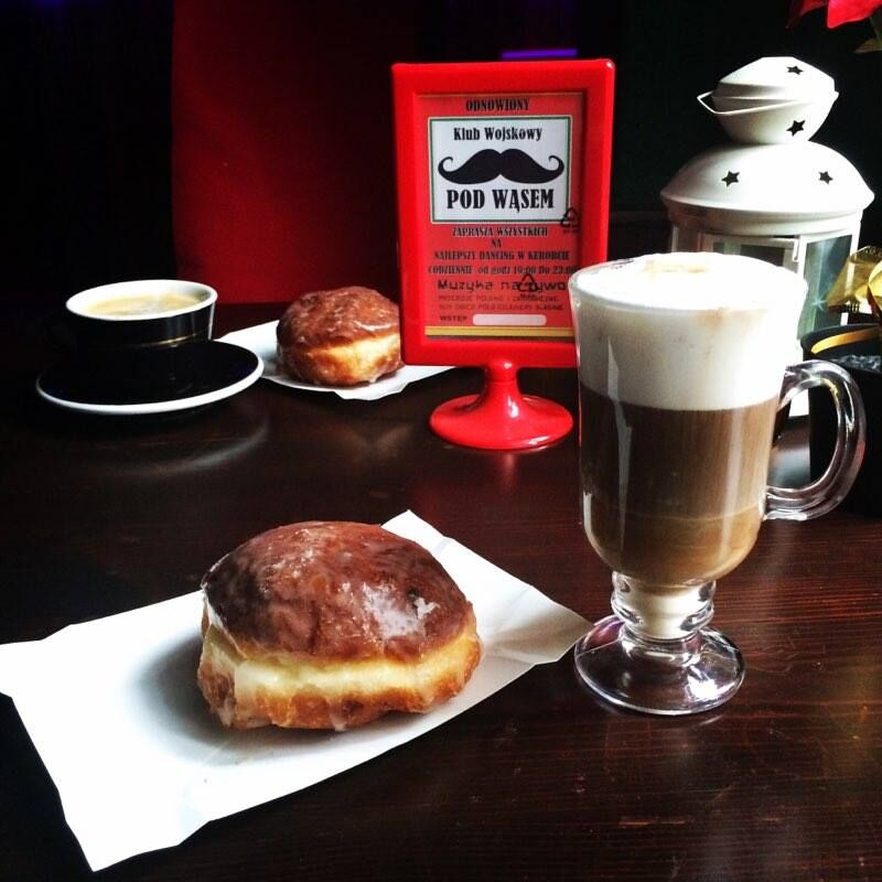 Dobra kawa,świetny pączek i każde spotkanie staje się energetyzujące 