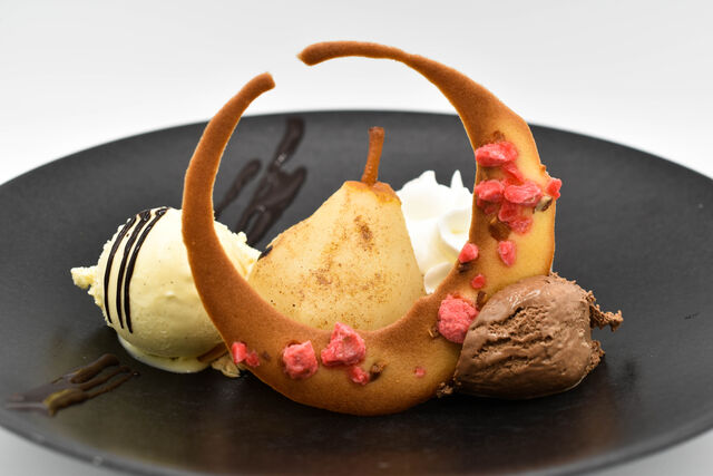 Poire pochée aux épices dans l'esprit d'une Blle-Hélène