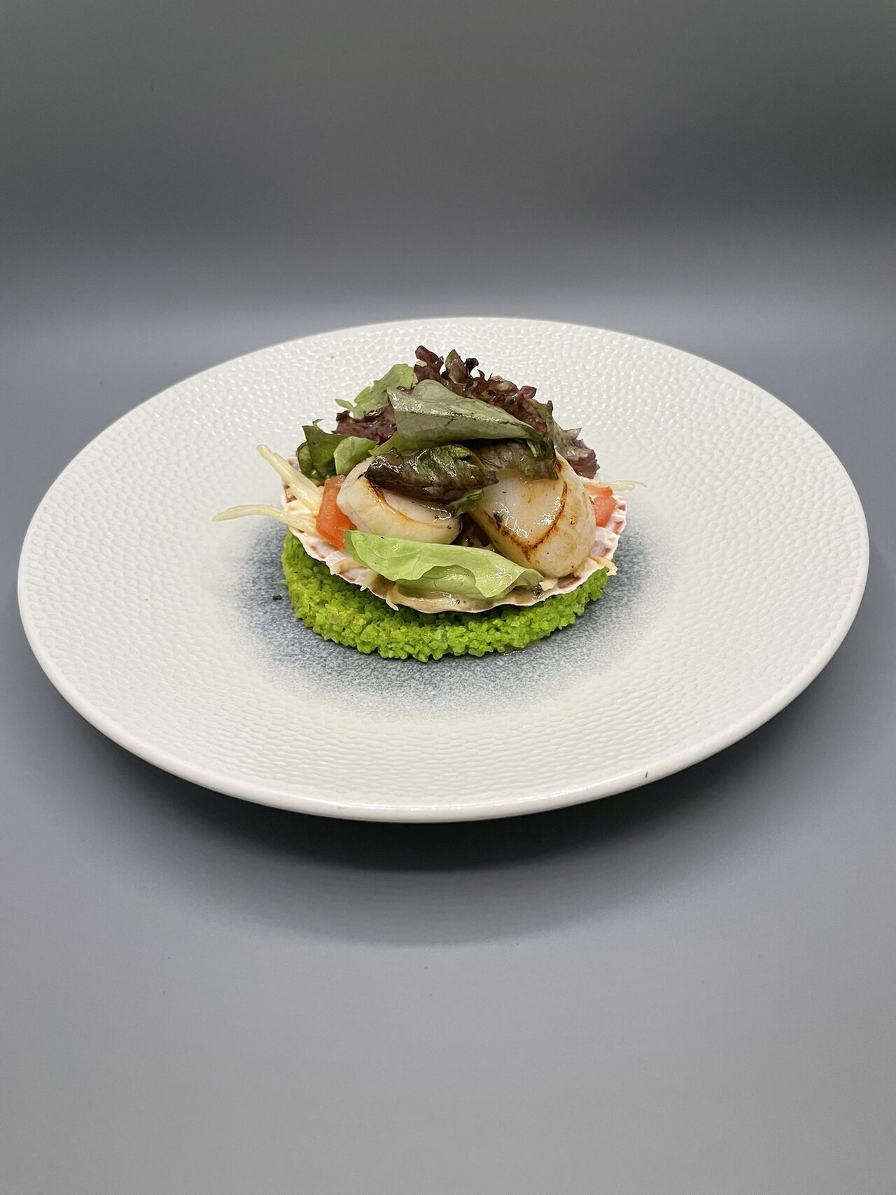 La rémoulade de st Jacques, vinaigrette au jus de truffe