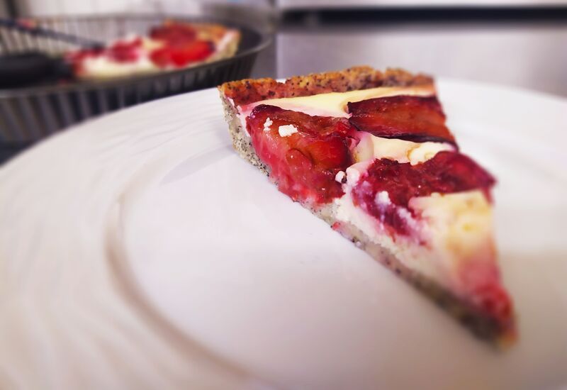 Makový koláč se švestkami