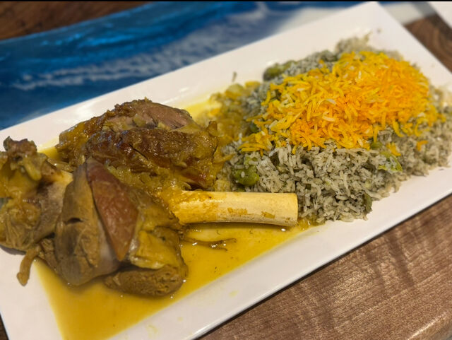 Persische Lammhaxe mit Bohnenreis