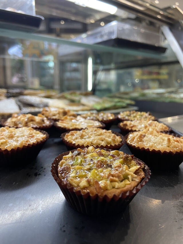 Mini crostatine con confettura e frutta secca