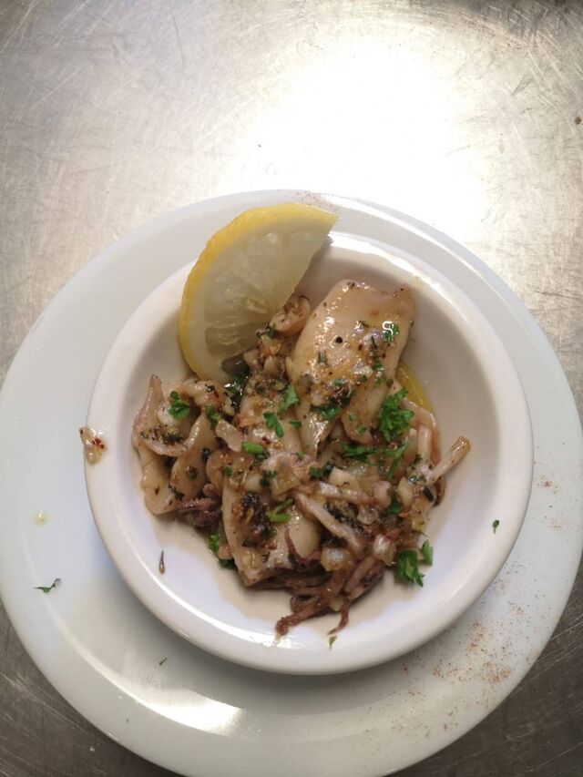 nos tapas encornets au piment d'Espelette