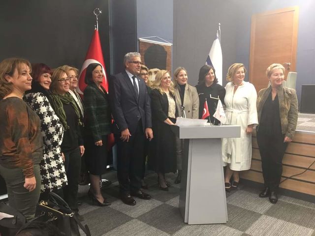 Sağlıkla Sanat Elele Boyalı Parmaklar 