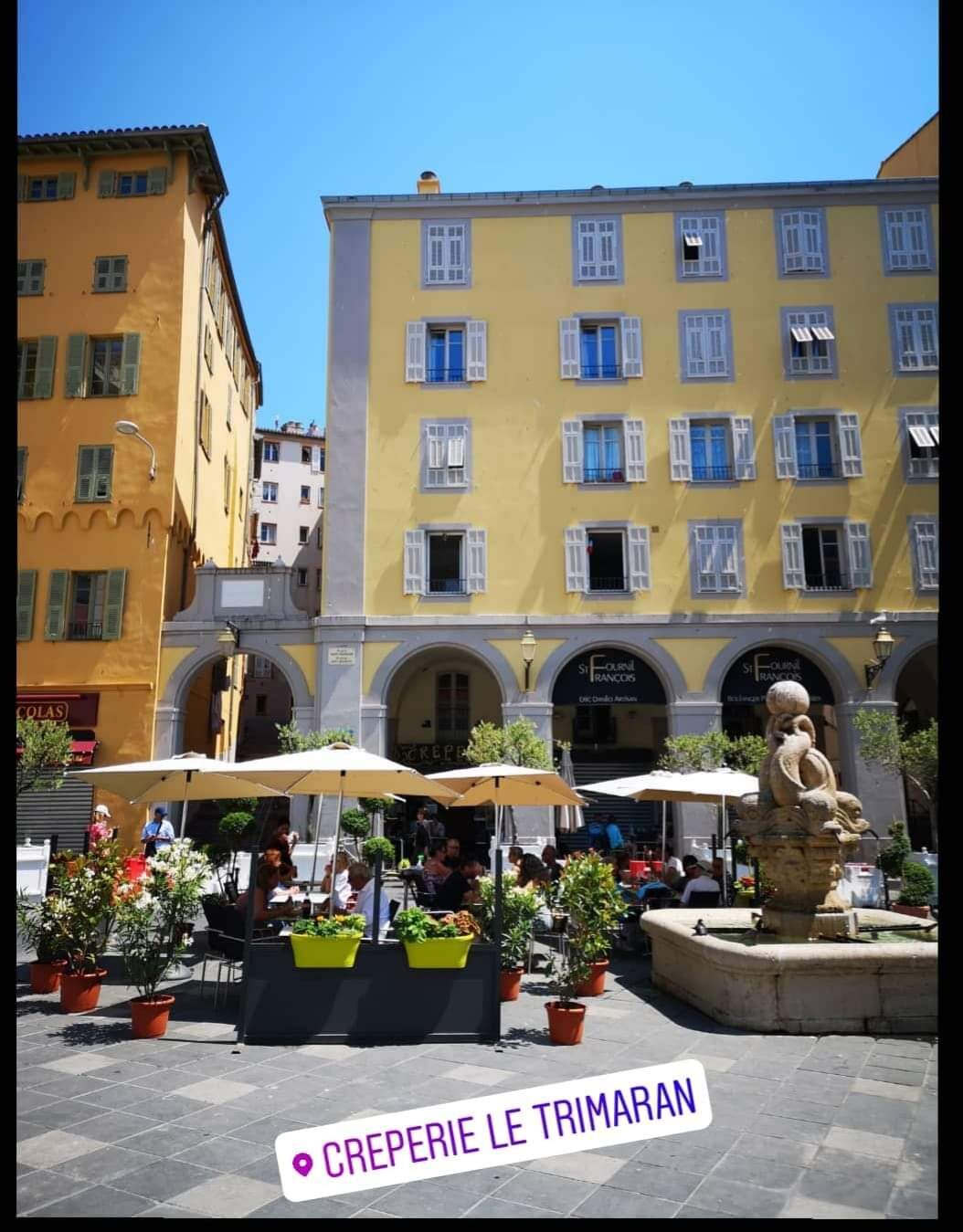 Emplacement privilégié, au coeur du vieux-Nice sur la place st françois