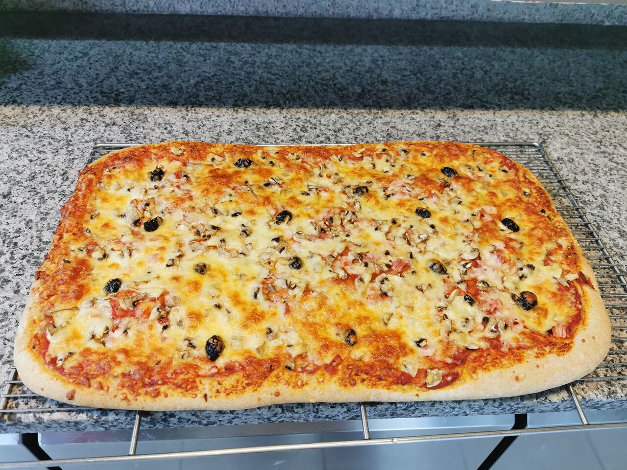 Tôle de pizza pour apéritif 