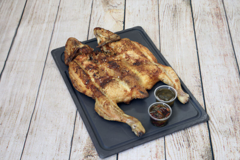 Poulet Braisé
4€ le 1/2 poulet
8€ le poulet entier
15€ les deux
22€ les trois