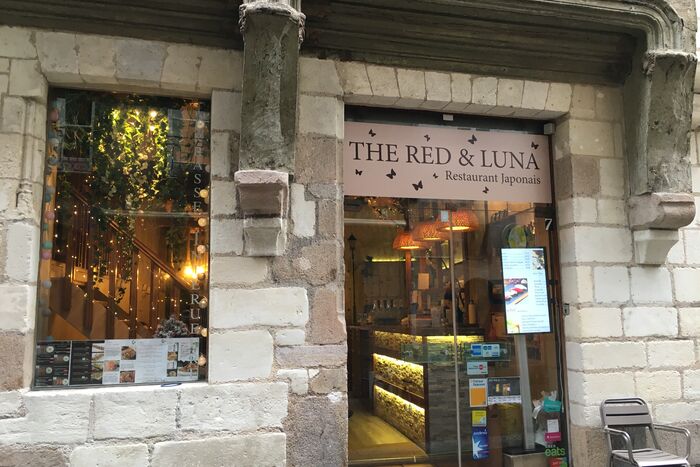 The red & luna