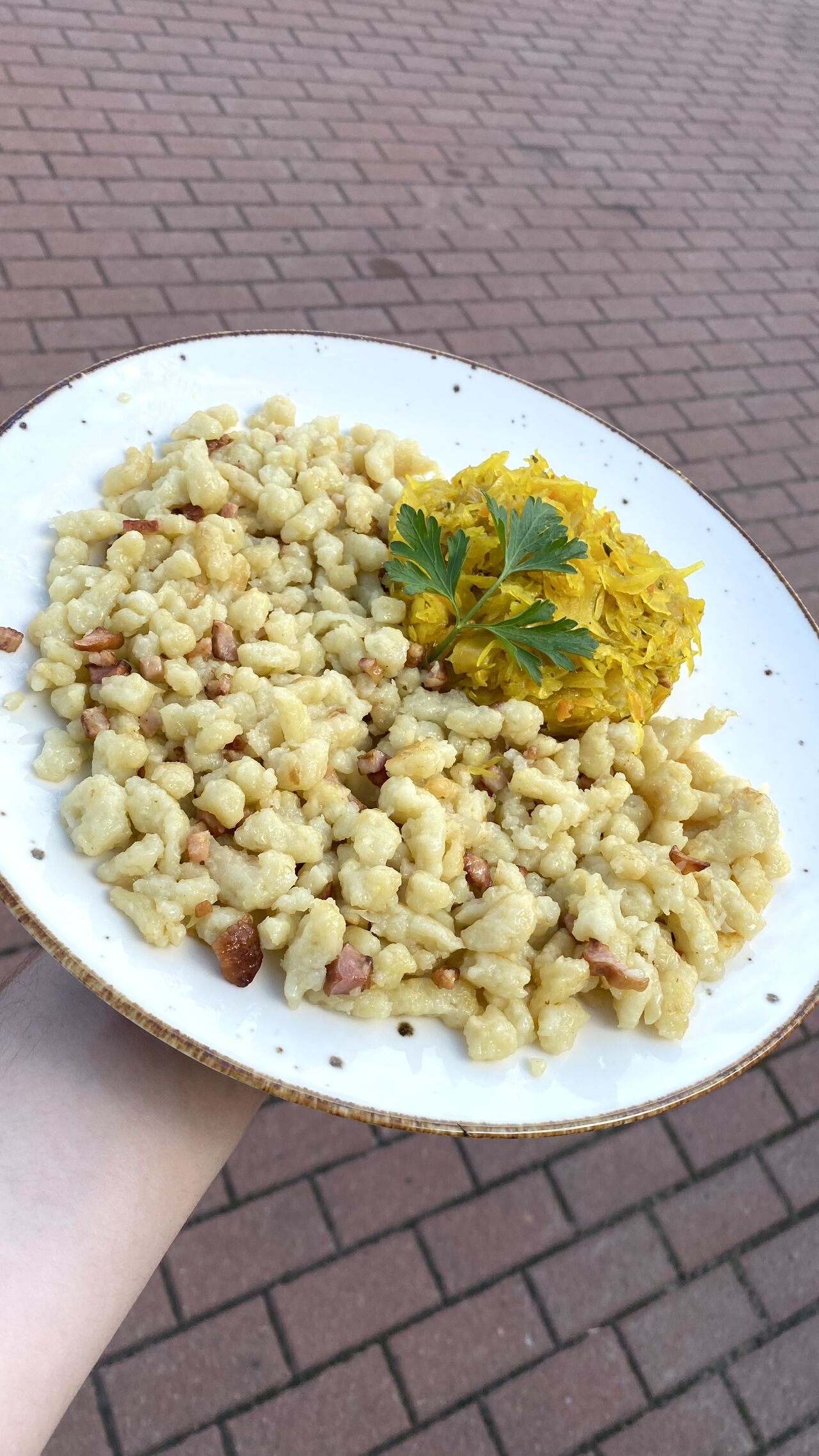 Kluski szare z kapustą zasmażaną 