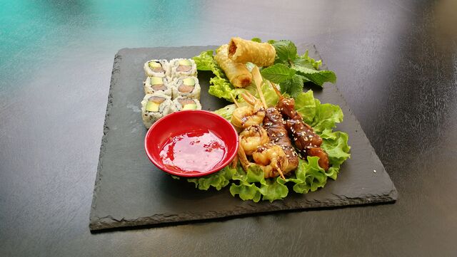 Ô SUSHI & WOK
131 boulevard de la République
83000 Toulon
Tél 09 53 65 41 84 