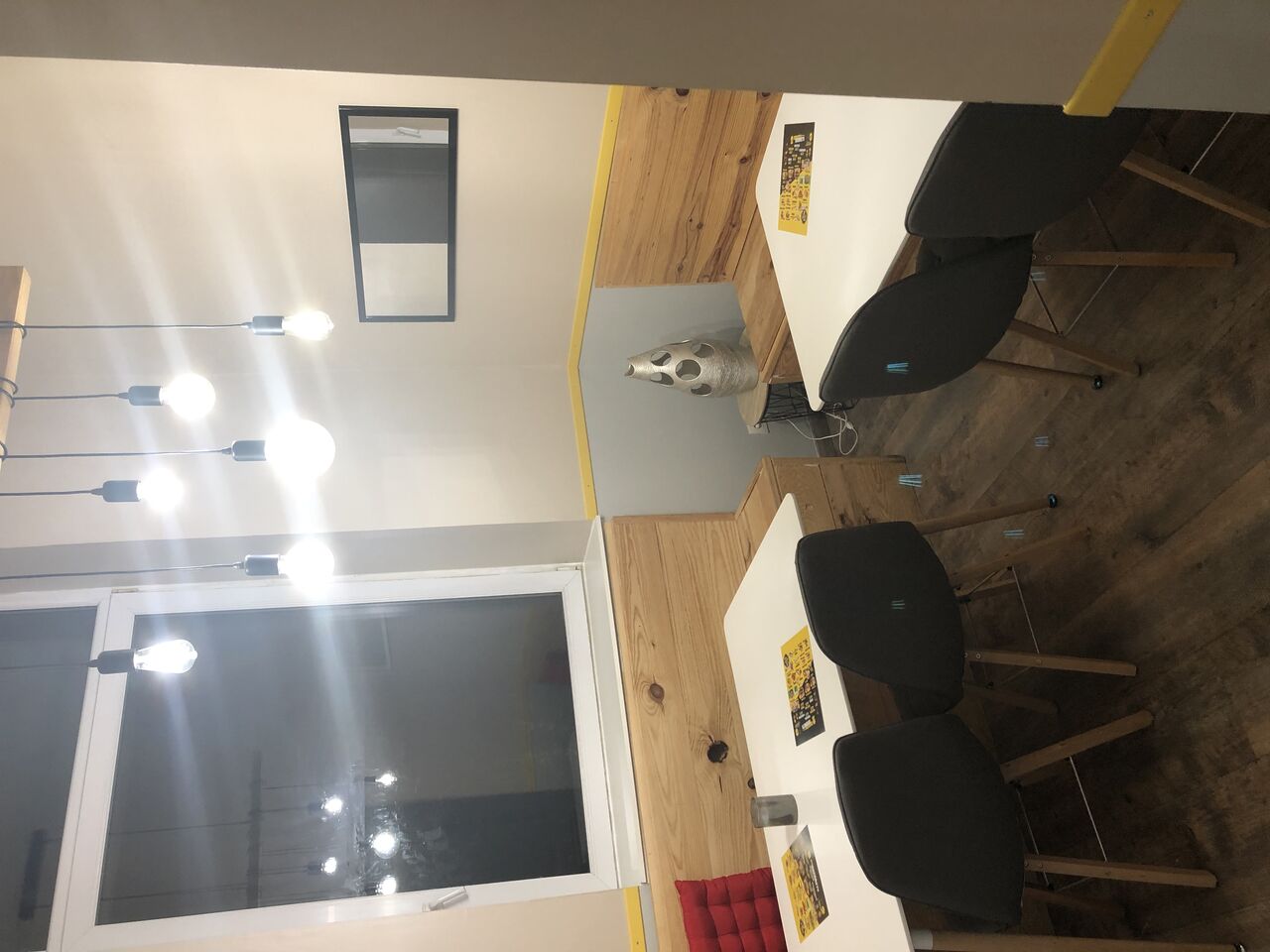 Petite salle a l'etage.