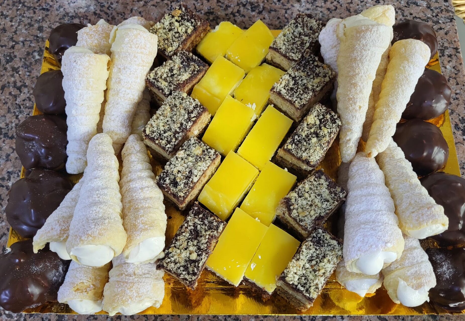 Îndrăznește să poftești! 🍰