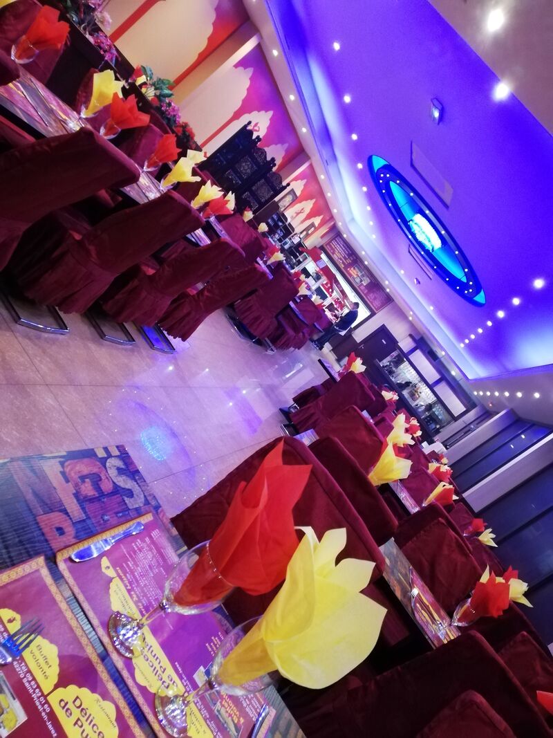 NOTRE SALLE DE RESTAURANT 