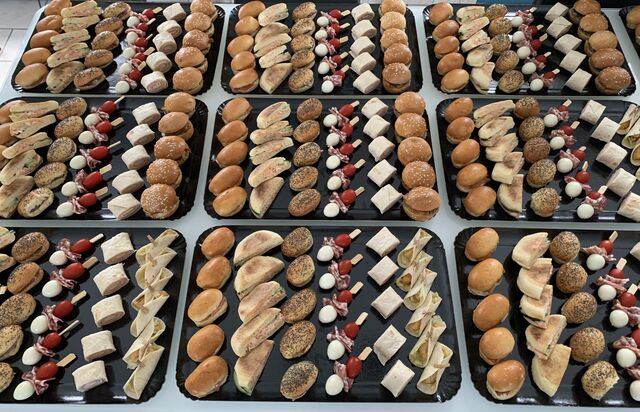 Plateau de 30 pièces salées à 30€
Halal sur demande 