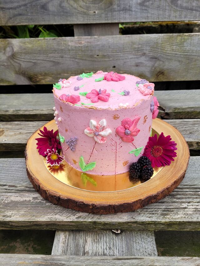 Bezlepkový - kokosový a lemon curd a rozvarem z lesního ovoce