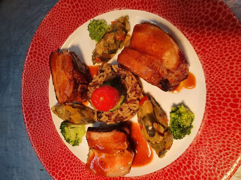 Travers de porc mariné au miel et citronnelle, riz sauvage au tandori