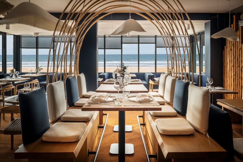 Restaurant Le Sloop aux Sables d'Olonne, face à l'océan. Photo : Cédric Chassé