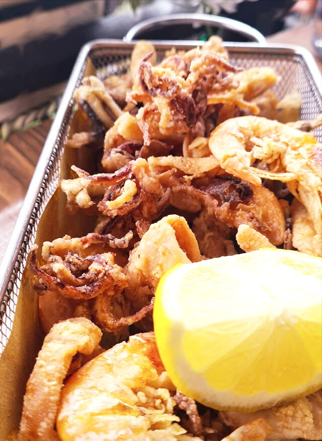 frittura di calamari e gmaberi