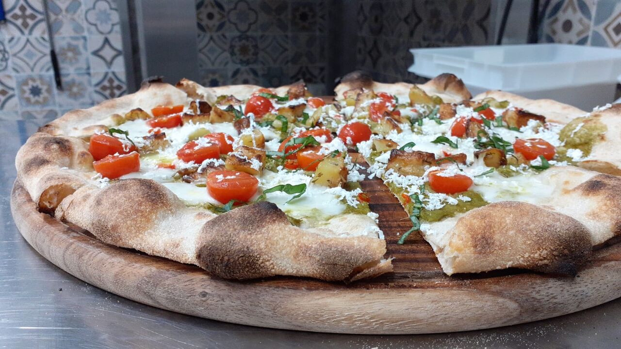 Pizza del giorno (in base alla stagionalità e disponibilità dei prodotti)