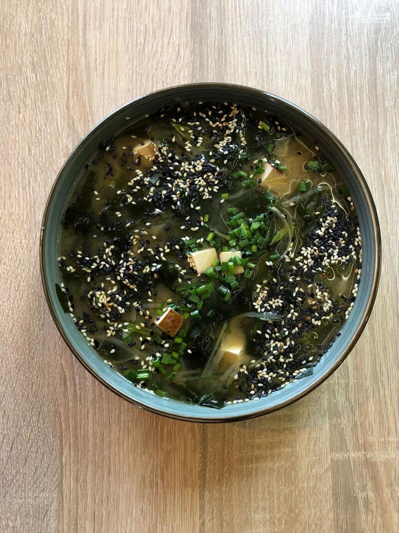 ZUPA MISO Z TOFU LUB Z ŁOSOSIEM